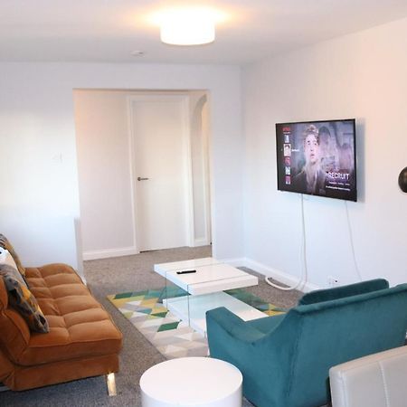 Garland Modern Apartment With Private Garden & Parking Dartford 5 Εξωτερικό φωτογραφία