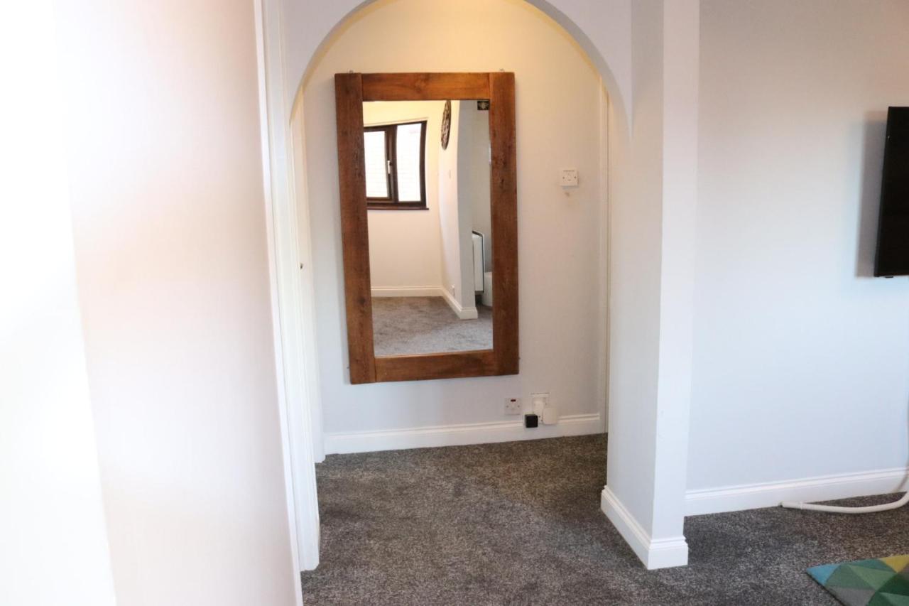 Garland Modern Apartment With Private Garden & Parking Dartford 5 Εξωτερικό φωτογραφία