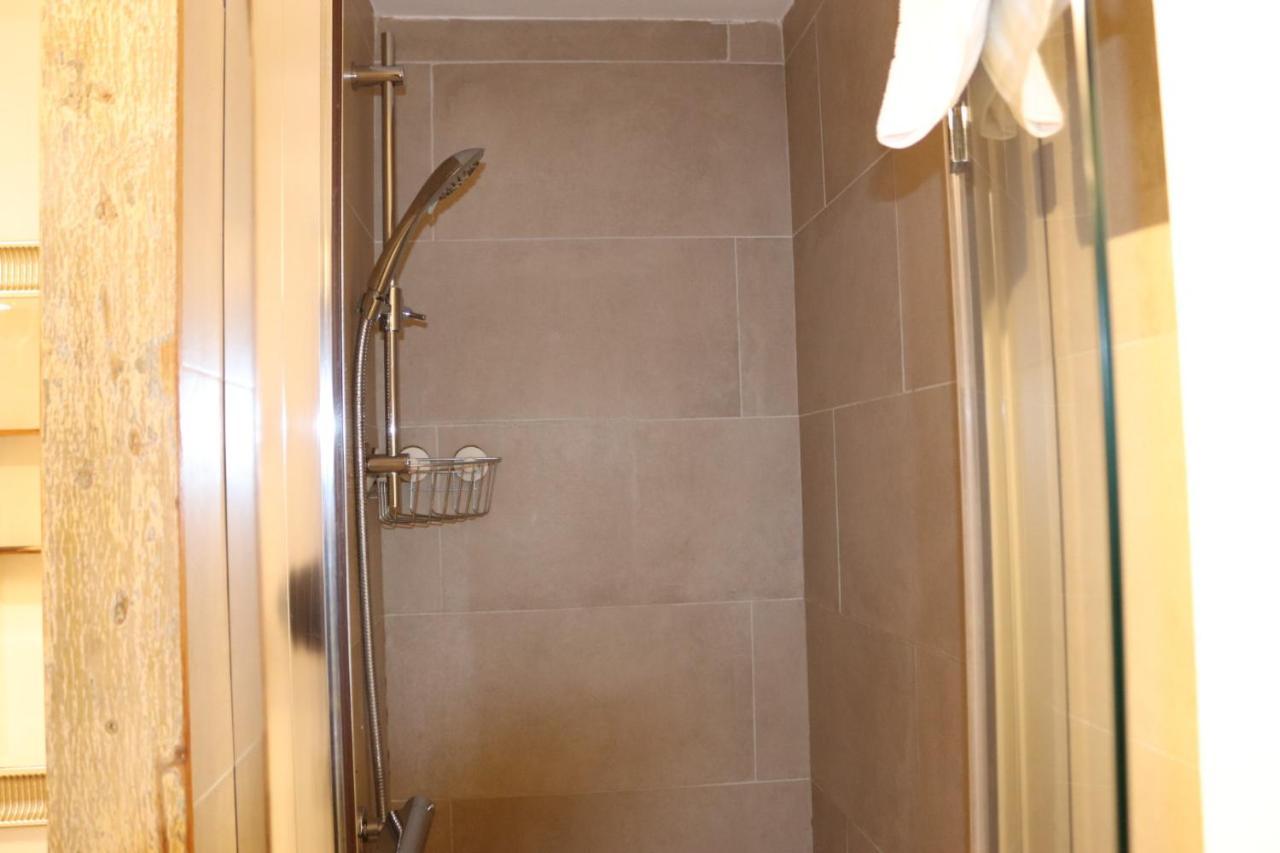 Garland Modern Apartment With Private Garden & Parking Dartford 5 Εξωτερικό φωτογραφία