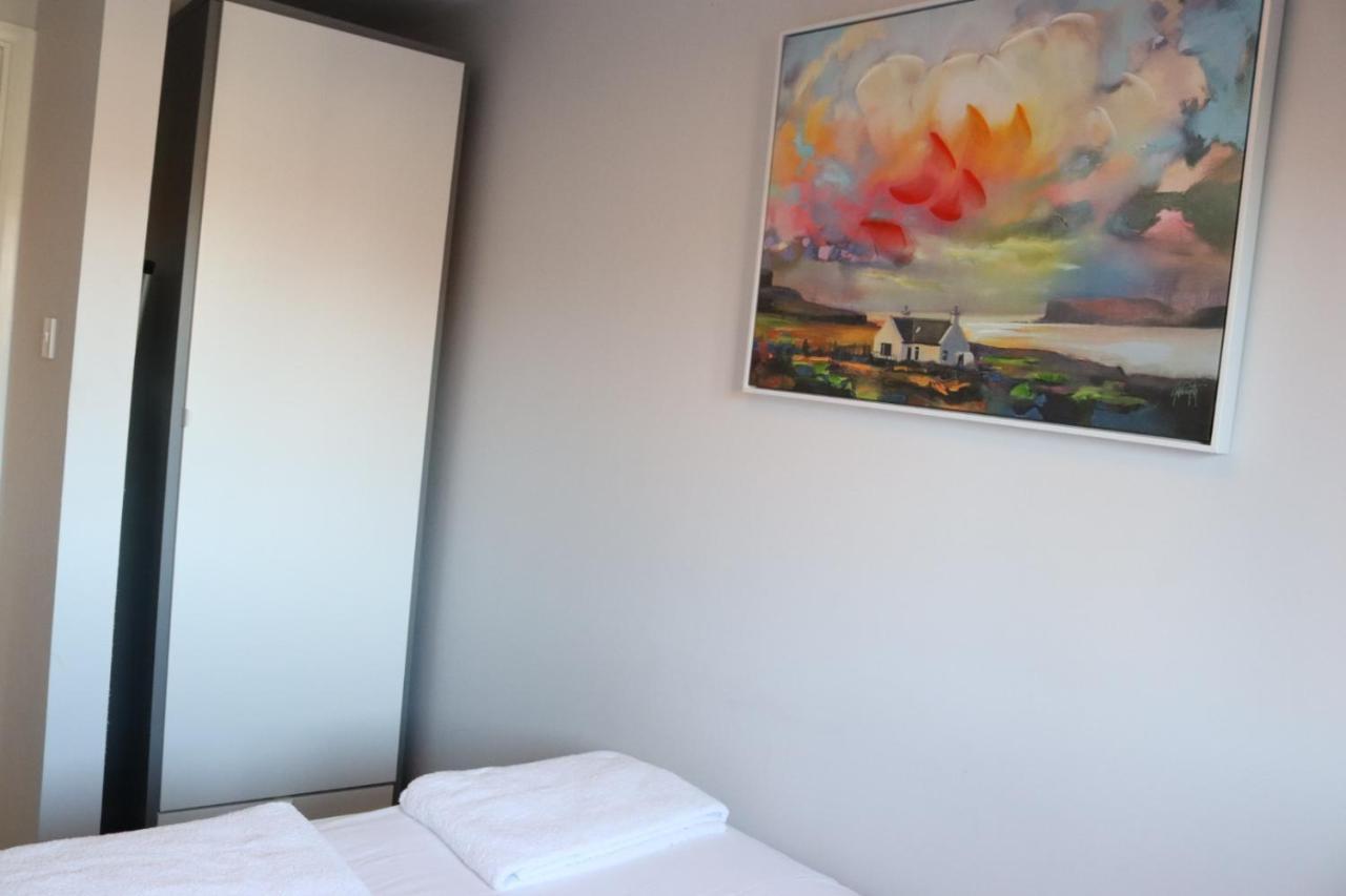 Garland Modern Apartment With Private Garden & Parking Dartford 5 Εξωτερικό φωτογραφία