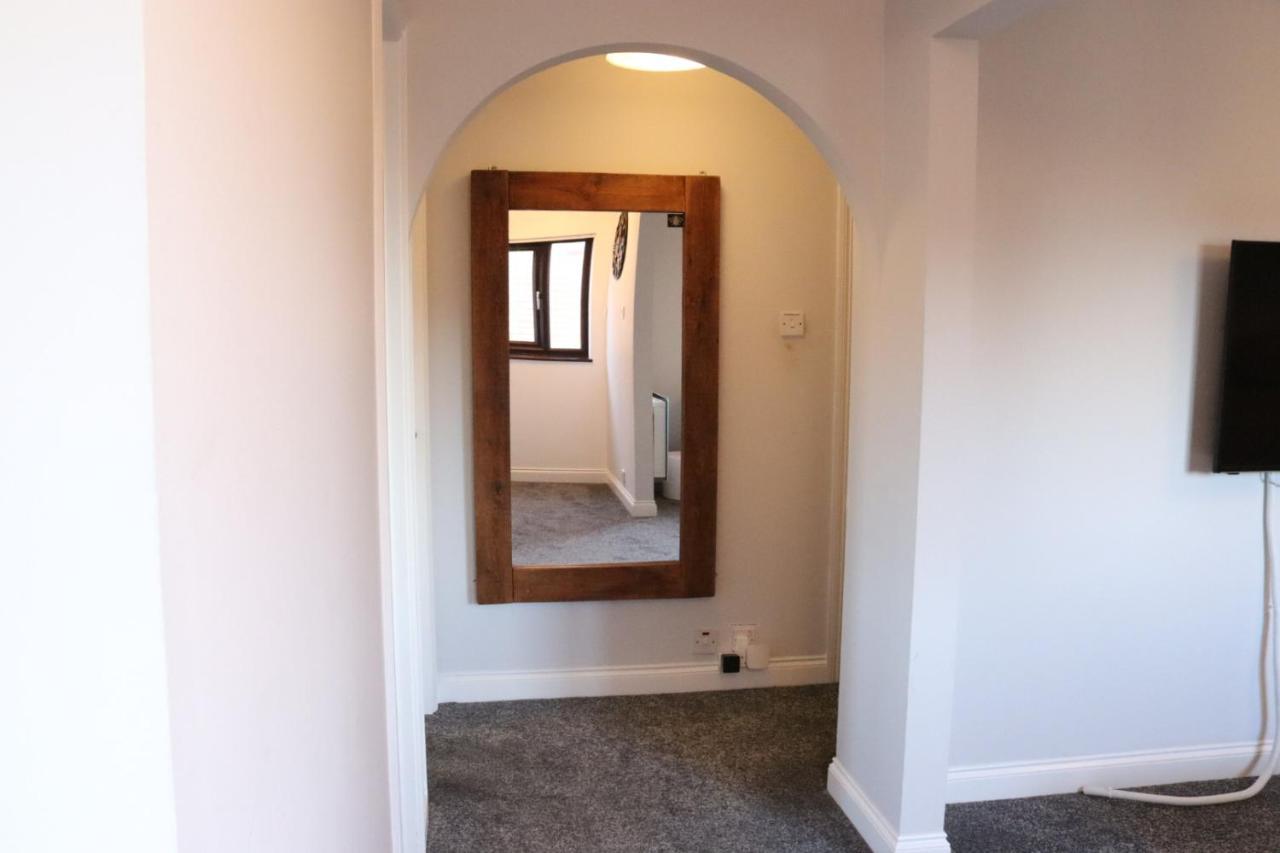 Garland Modern Apartment With Private Garden & Parking Dartford 5 Εξωτερικό φωτογραφία