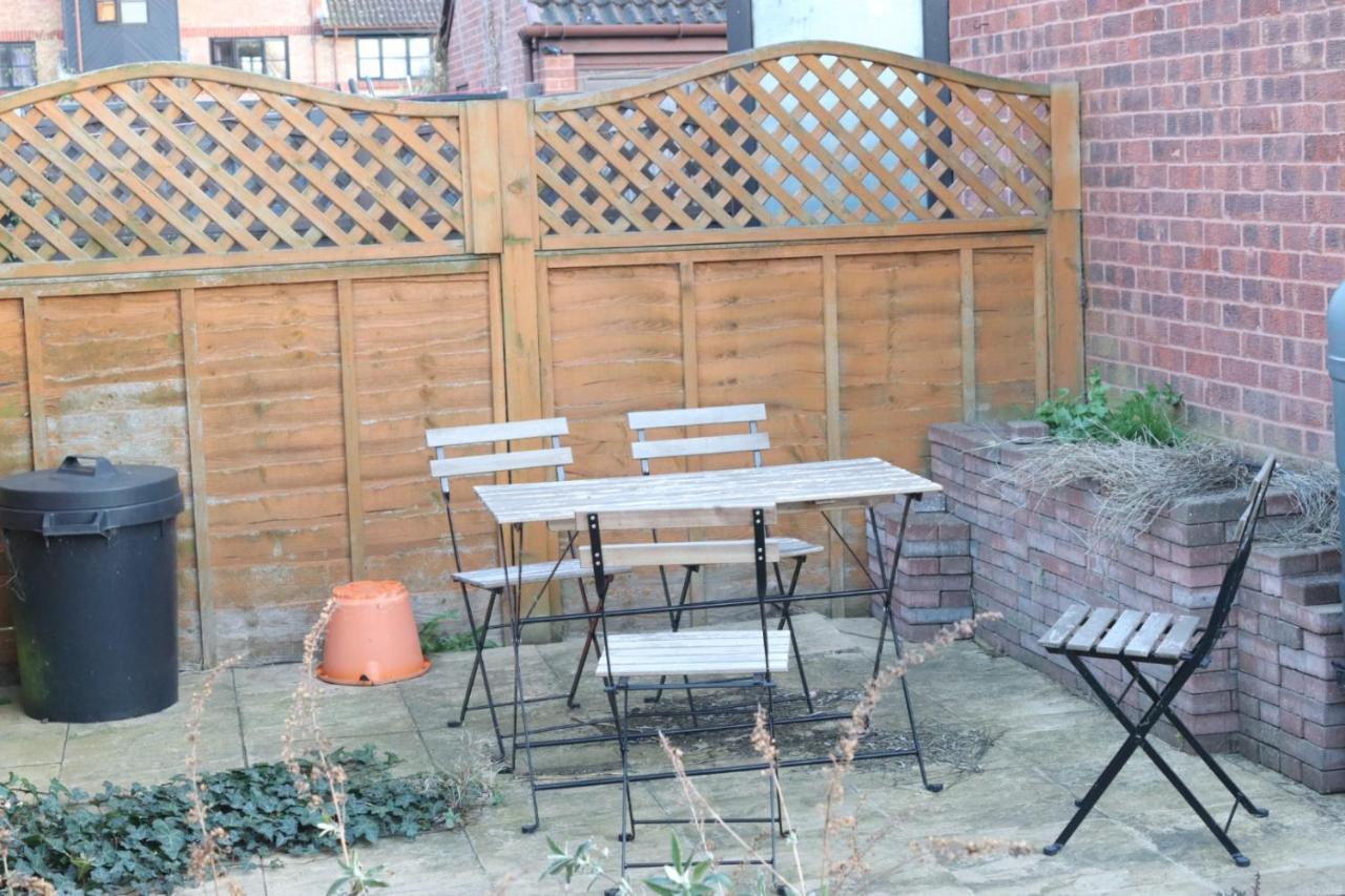 Garland Modern Apartment With Private Garden & Parking Dartford 5 Εξωτερικό φωτογραφία