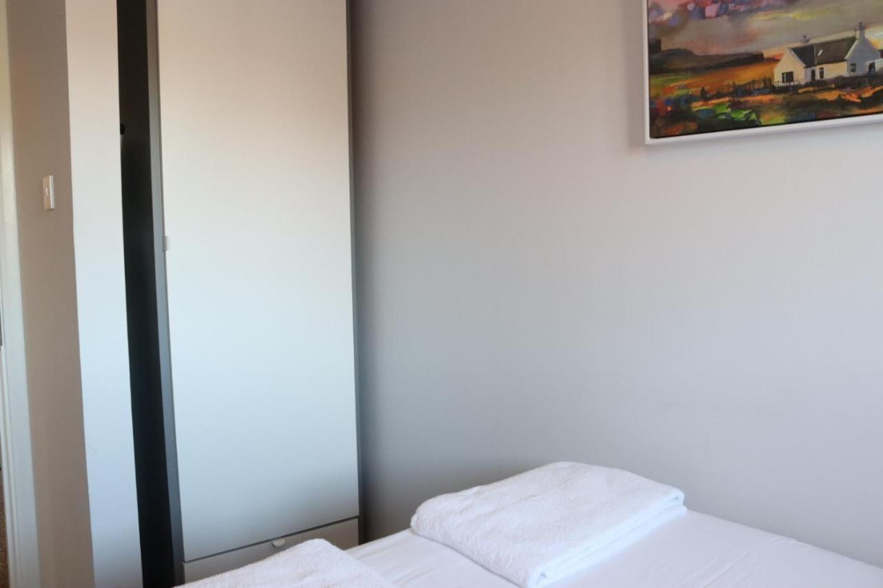 Garland Modern Apartment With Private Garden & Parking Dartford 5 Εξωτερικό φωτογραφία