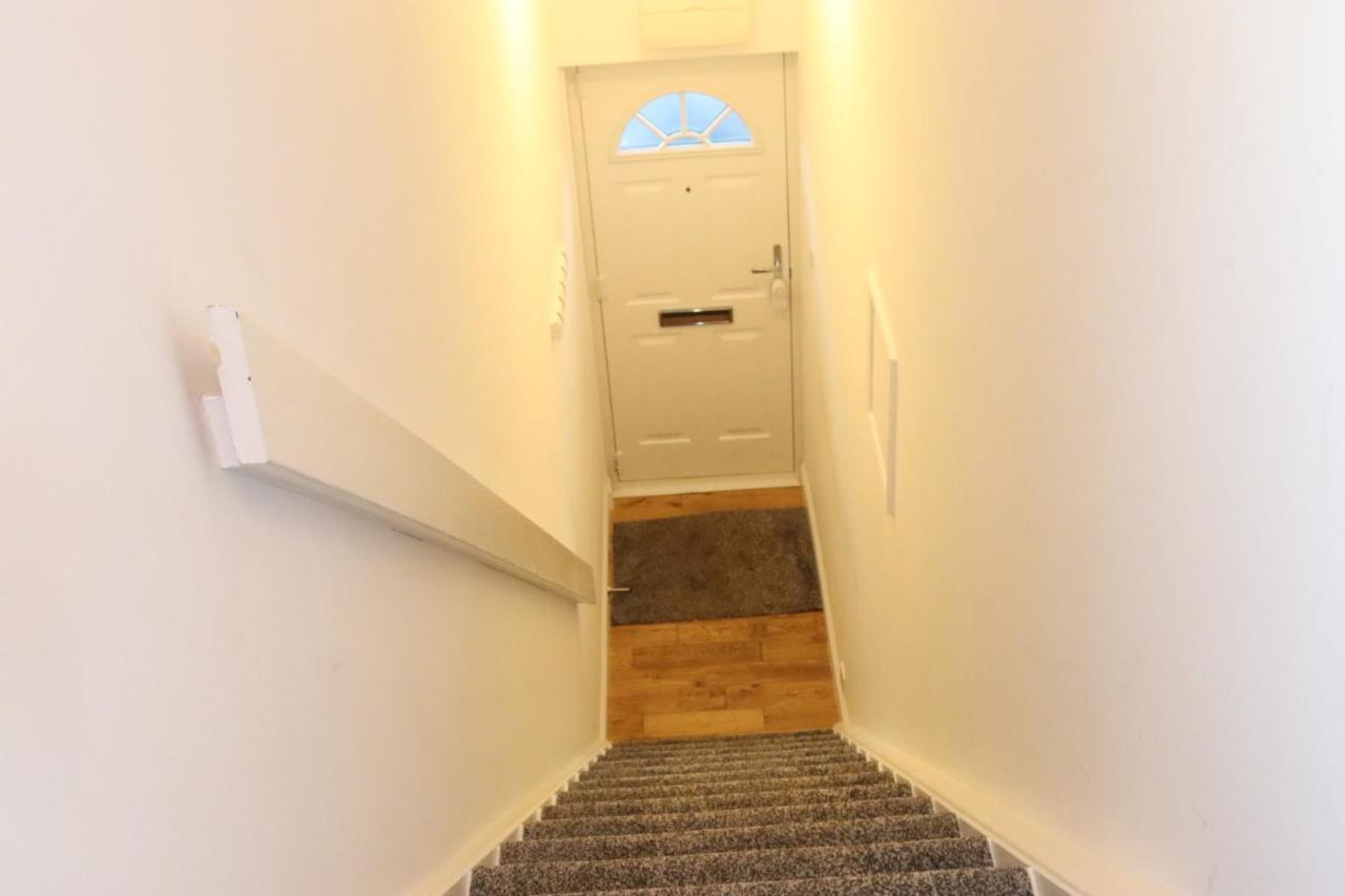 Garland Modern Apartment With Private Garden & Parking Dartford 5 Εξωτερικό φωτογραφία