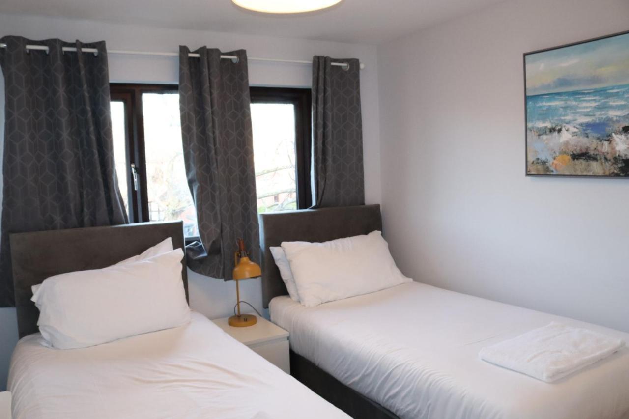Garland Modern Apartment With Private Garden & Parking Dartford 5 Εξωτερικό φωτογραφία