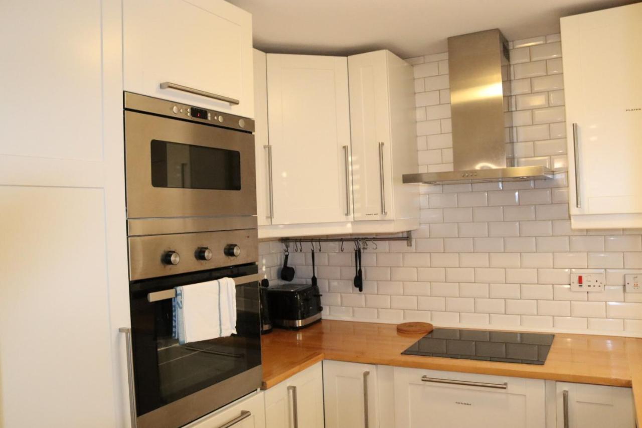 Garland Modern Apartment With Private Garden & Parking Dartford 5 Εξωτερικό φωτογραφία
